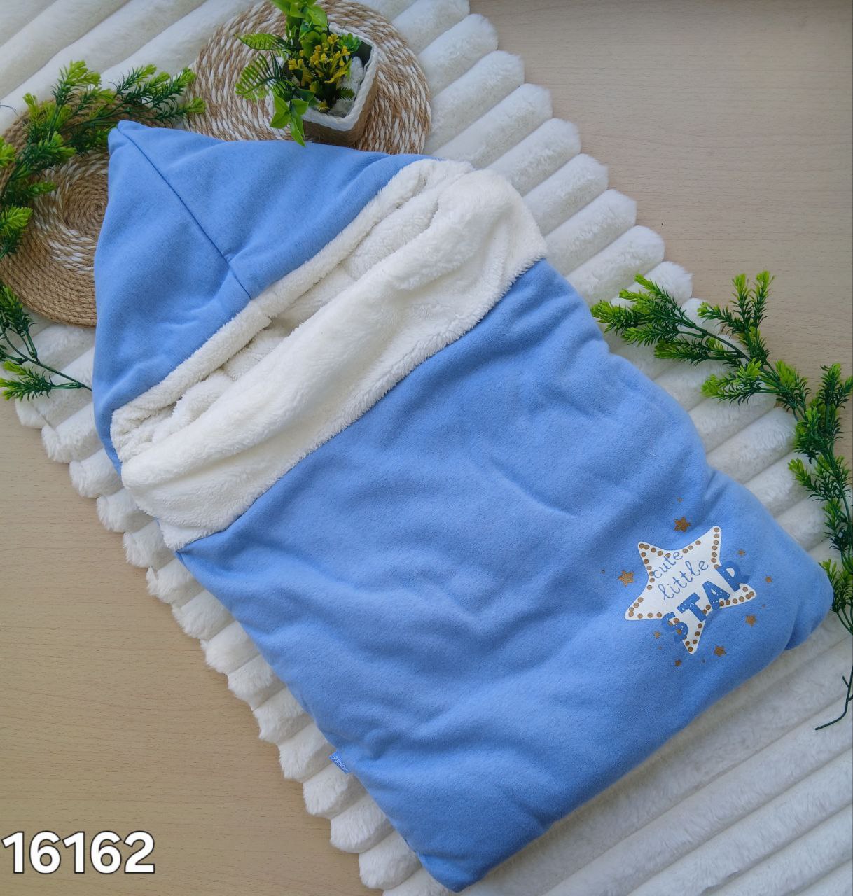 Junior

بورت من جوة مبطن فايبر 
و الرأس فرووو