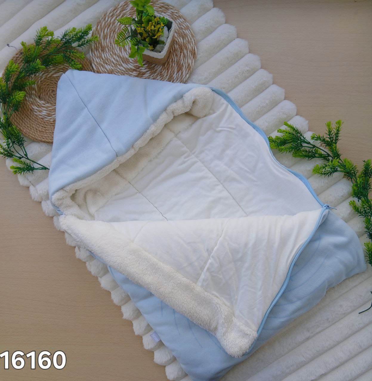 Junior

بورت من جوة مبطن فايبر 
و الرأس فرووو