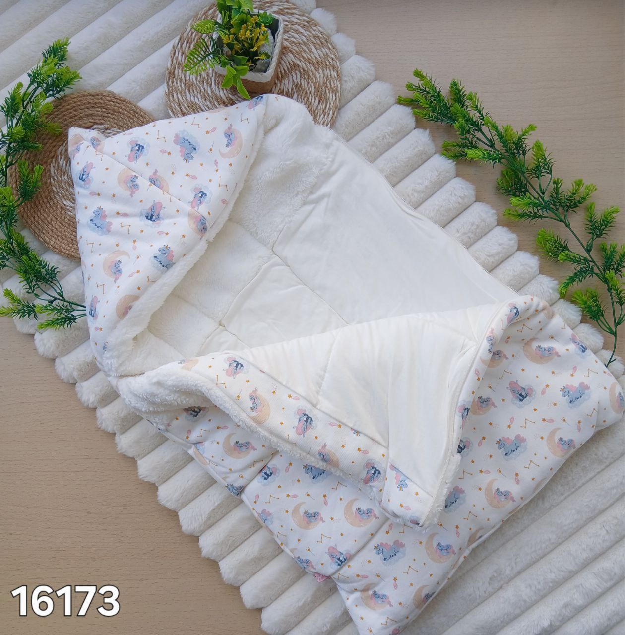 New collection ✨✨✨
Junior 🎉🎉🎉
بورت 
الراس بس متبطنة فرو ❄️☃️ و باقي البورت فايبر