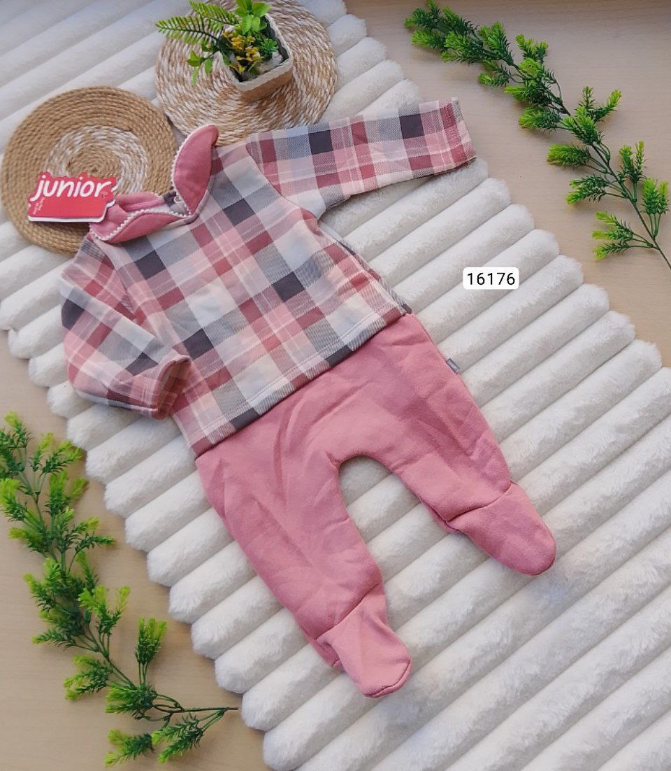 New collection 👑👑
Junior ✨🤞
طقم بنطلون بناتى 
ميلتون مبطن🙏🎊🍁☃️❄️

Code 16176