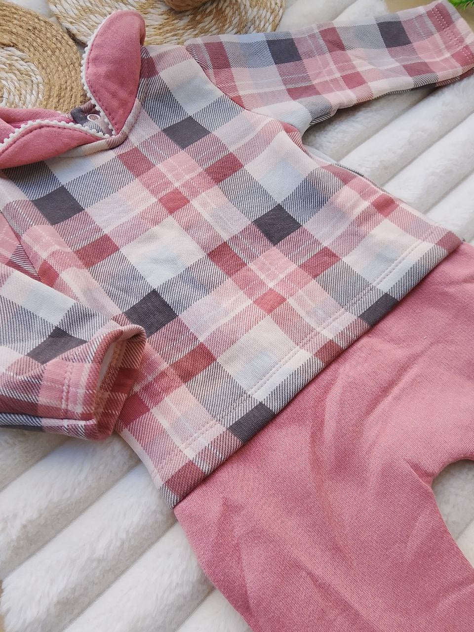 New collection 👑👑
Junior ✨🤞
طقم بنطلون بناتى 
ميلتون مبطن🙏🎊🍁☃️❄️

Code 16176